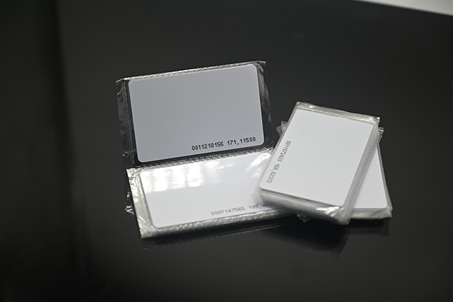 充电卡PVC质料压制要领以及特点-LETOU乐投充电卡制作