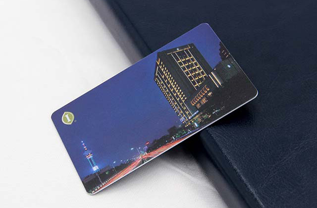 让主顾办剖析员卡的目的，，，，，是吸引新主顾